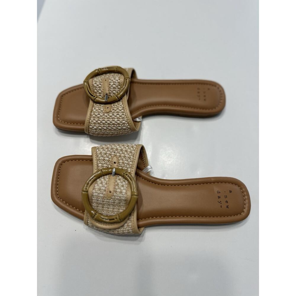 A New Day Womens Size 6.5 Bennie Buckle Slide Woven Raffia Tan Sandals - Picture 3 of 5